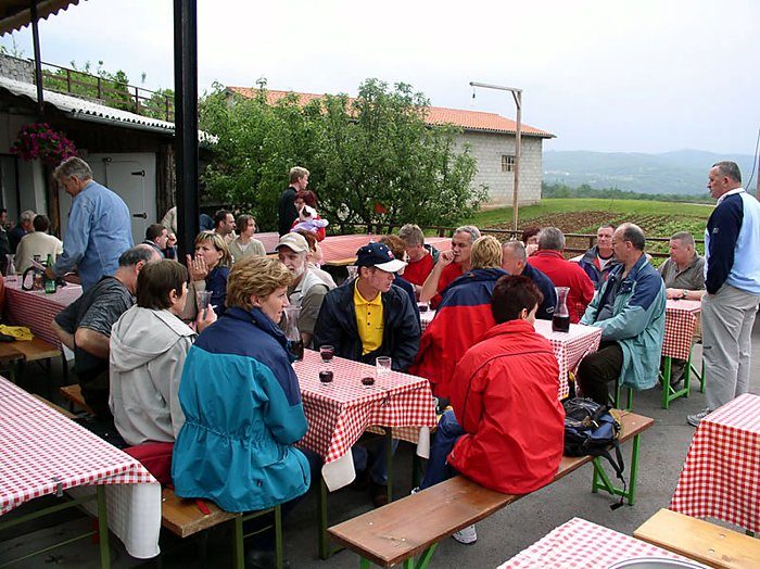 Arbitri na Krasu, 2004